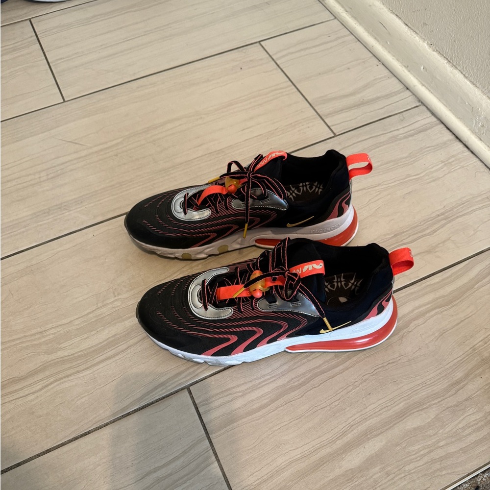 Nike 270 gently worn black and orange walking shoes